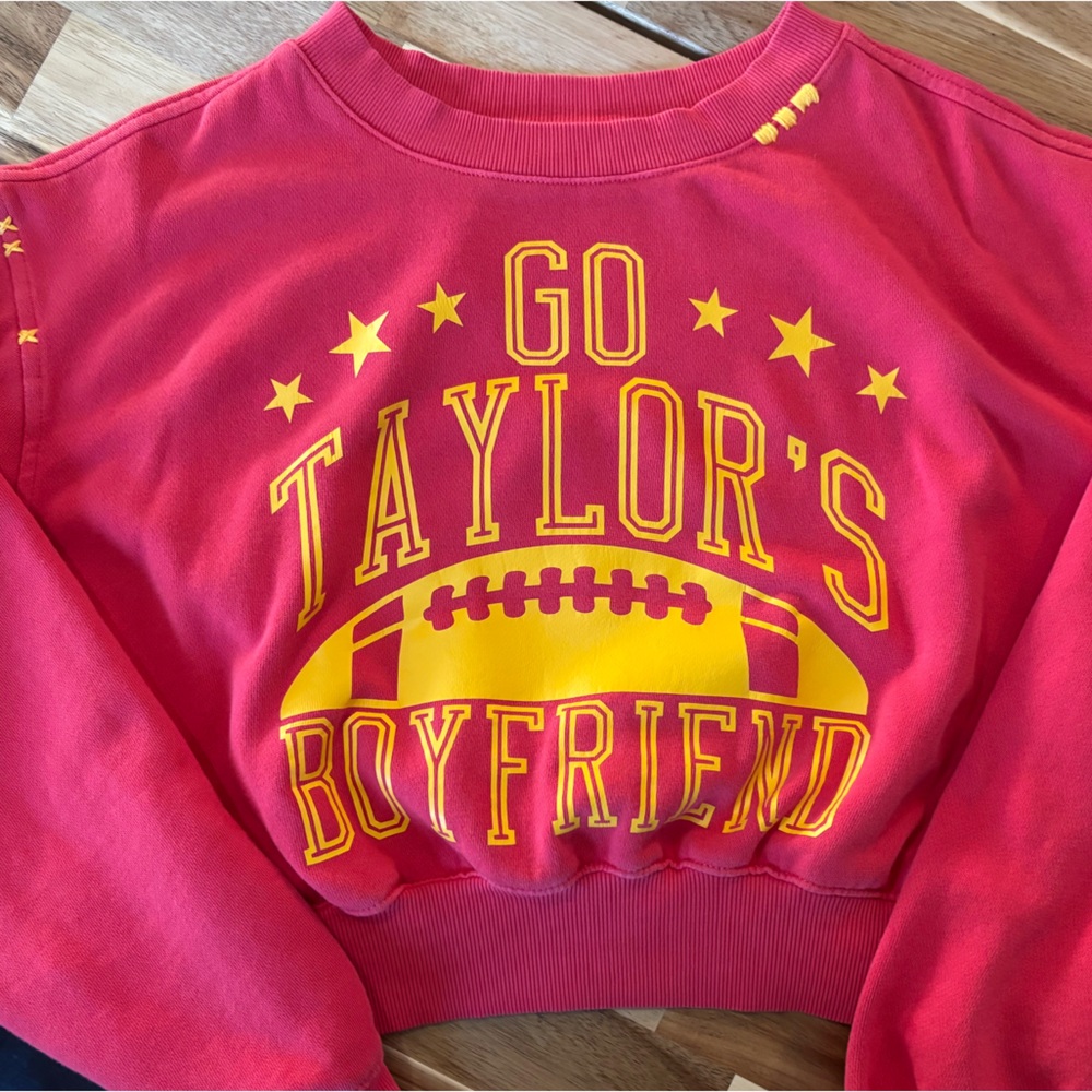 Kansas City Chiefs Unique Go Taylor’s Boyfriend Sweatshirt